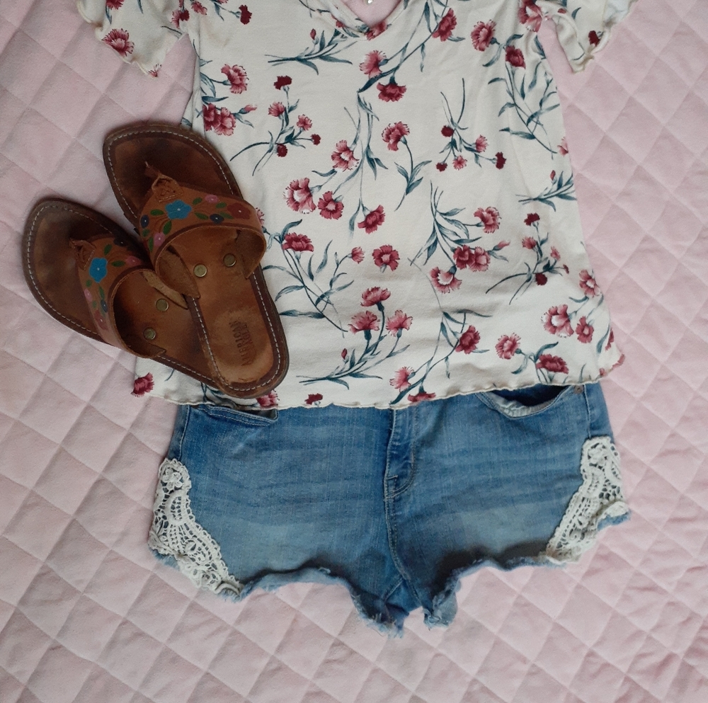 High waisted lace Jean shorts
